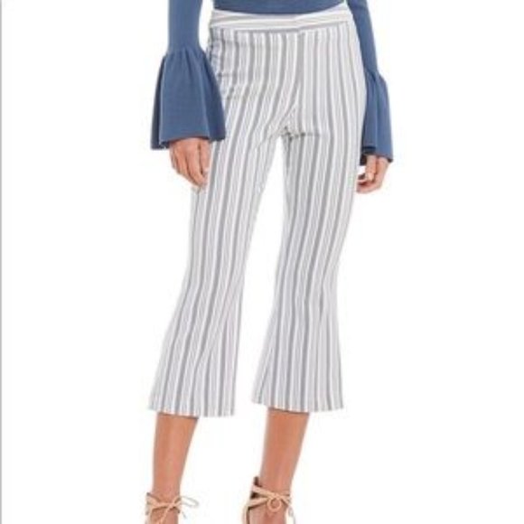 Gianni Bini Pants - Gianni Bini White with Gray Striped Capri Pants